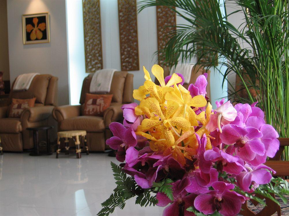 Wall Street Inn, Bangkok Extérieur photo