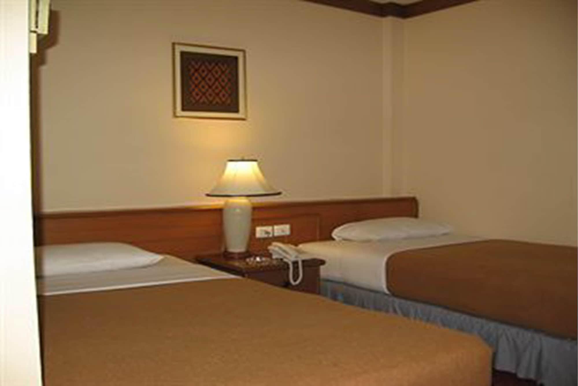 Wall Street Inn, Bangkok Extérieur photo