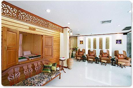 Wall Street Inn, Bangkok Extérieur photo
