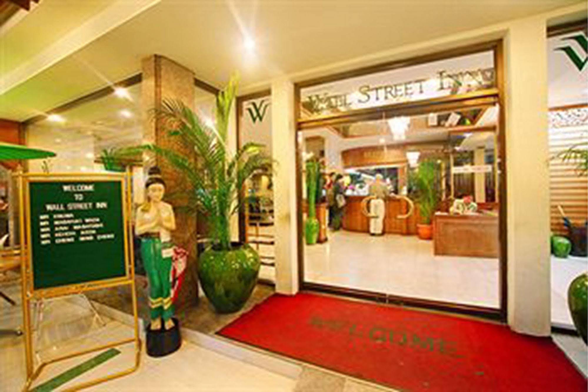 Wall Street Inn, Bangkok Extérieur photo